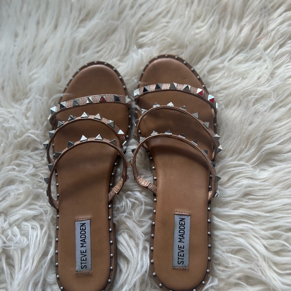 Steve Madden Brown Studded Sandals with Open Design - Picture 2 of 3